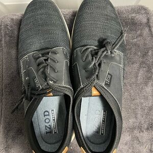 Izod Men's Black and Tan Sneakers